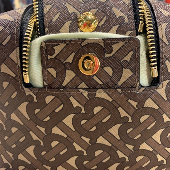 Burberry bag - Picture 2 of 6